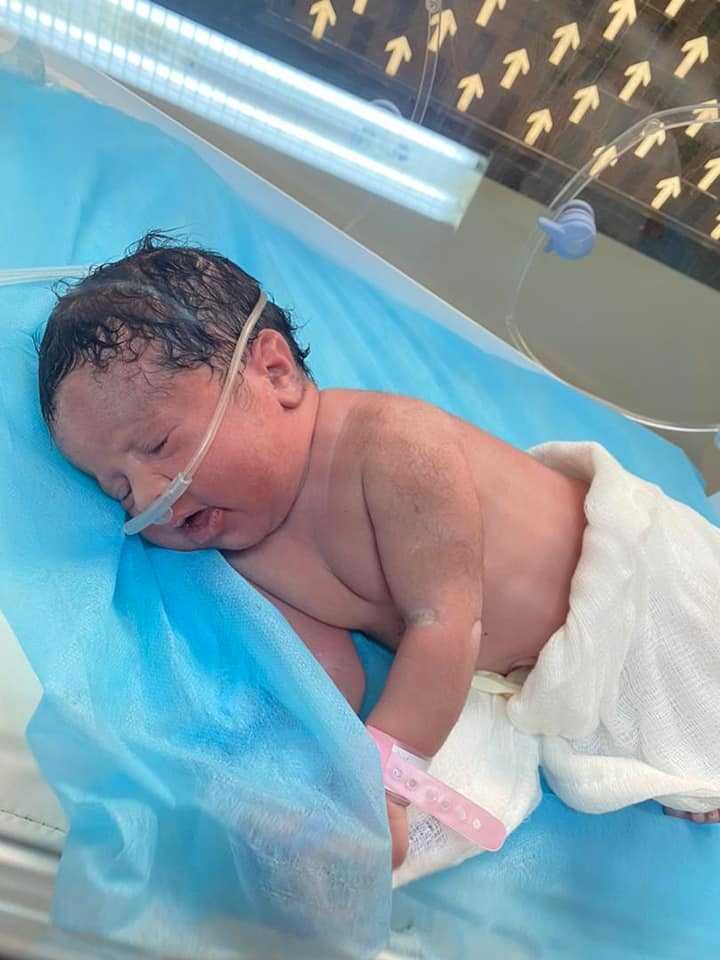 قد تكون صورة لـ ‏طفل صغير‏