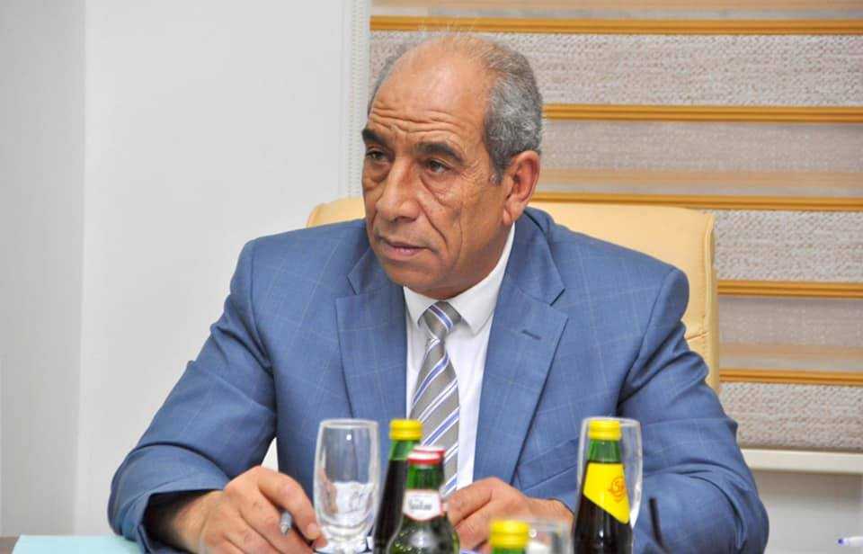 قد تكون صورة لـ ‏‏‏شخص واحد‏، ‏جلوس‏‏ و‏منظر داخلي‏‏